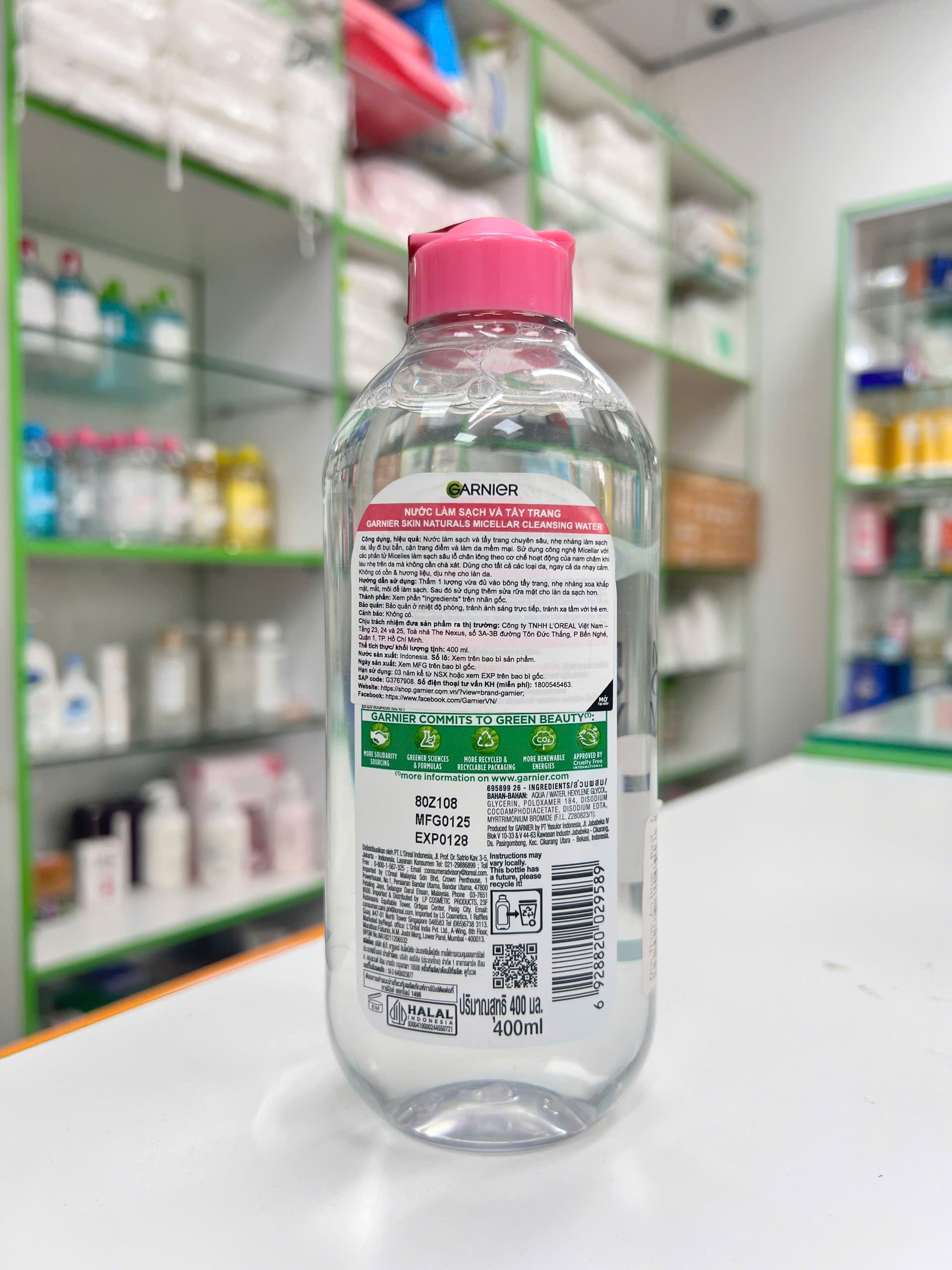 Nước Làm Sạch Và Tẩy Trang Garnier Hồng 400ml — ảnh sản phẩm với chai micellar water nắp hồng dung tích lớn