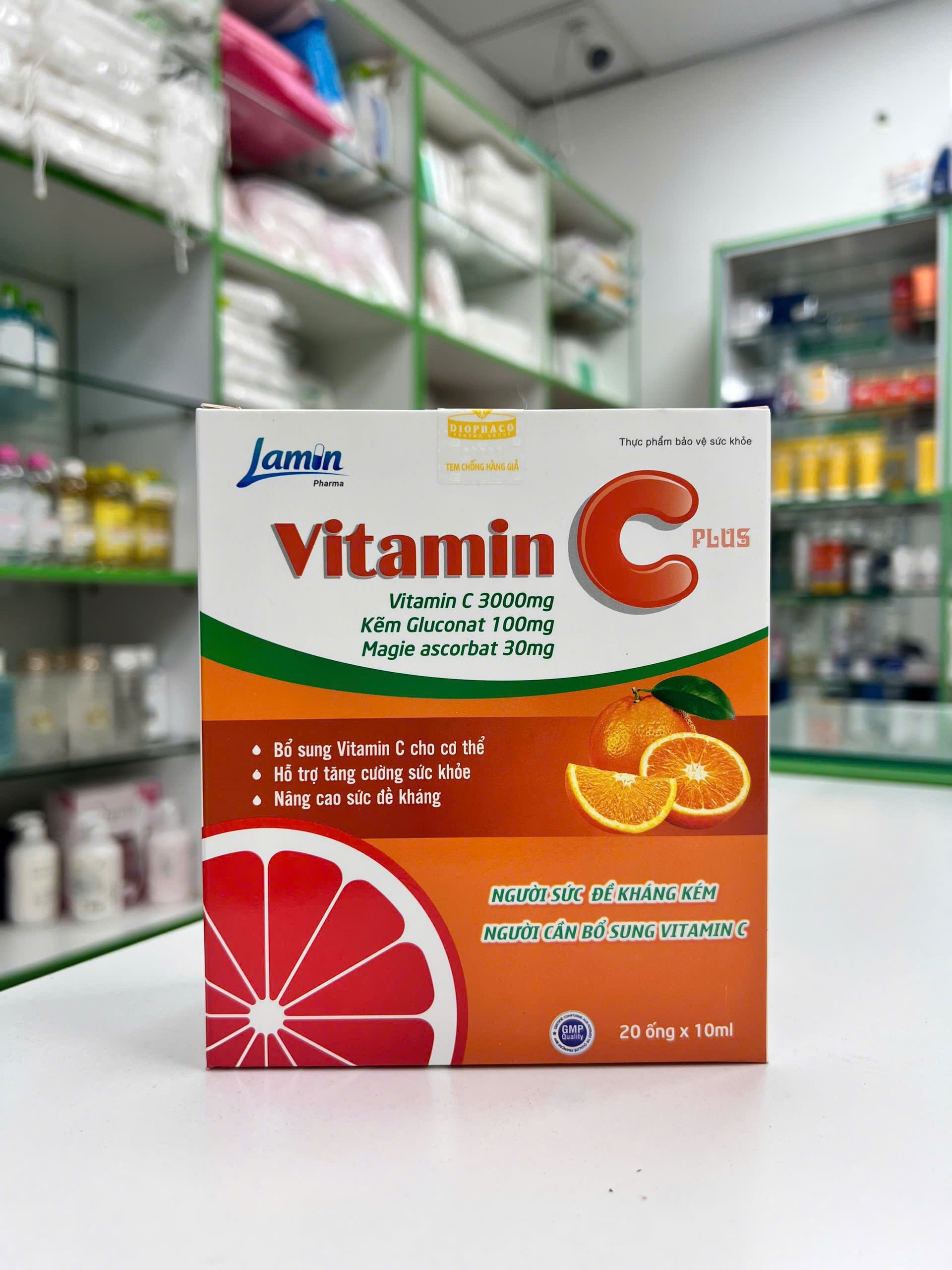Vitamin C plus — mặt trước hộp sản phẩm với thông tin thương hiệu và thành phần
